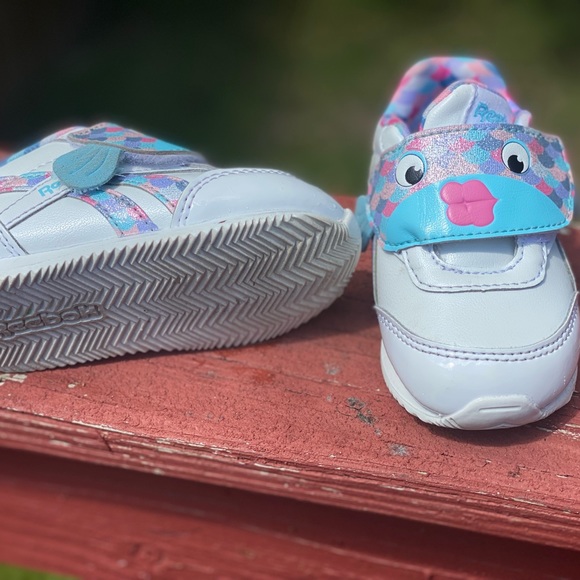 Reebok Rainbow Fish Royal Classic Jog 2 sneaker. - Picture 3 of 8